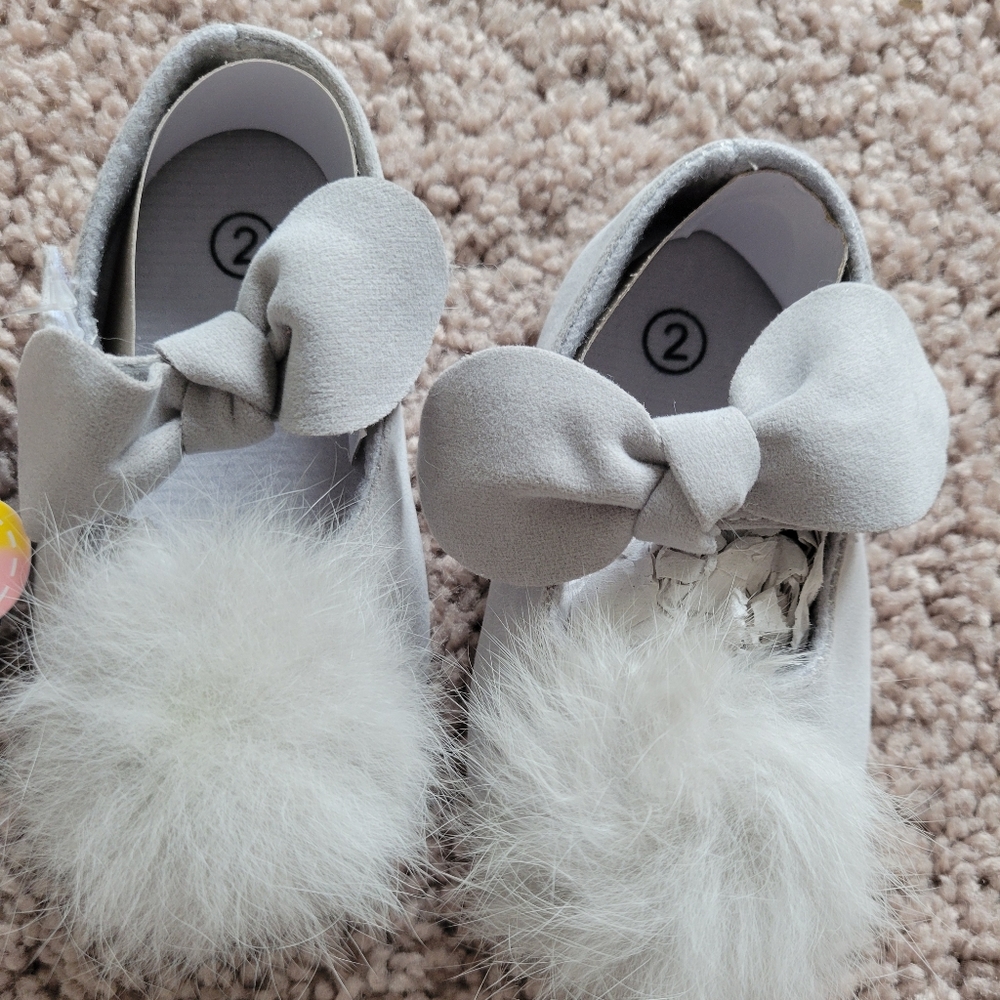 VALEN SINA | baby girls pom pom shoe